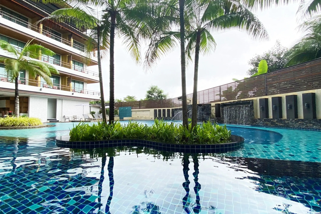Aqua Resort Phuket - Near Beach and Chalong Pier