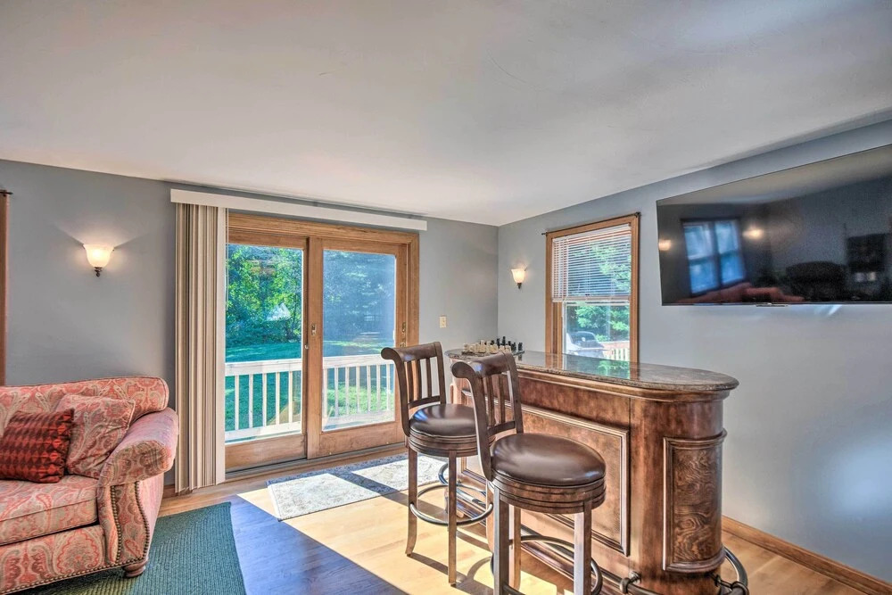 Charming Saco Home w/ Deck, 5 Mi to Beach!