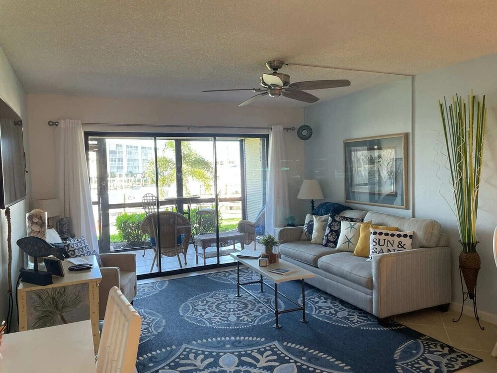 Estero Island Yacht Raquet Club Condo - Beautiful Canal Views