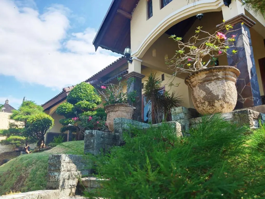 The Terrace House