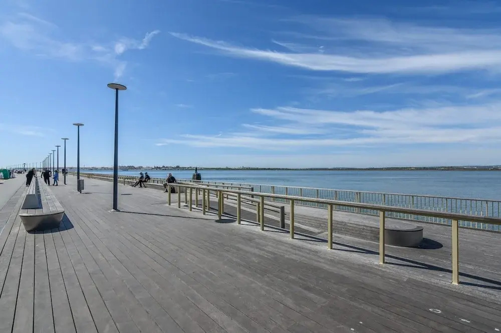 Ayamonte Central: Your Urban Oasis