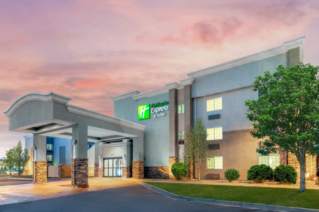 Holiday Inn Express & Suites Wheat Ridge-Denver West by IHG