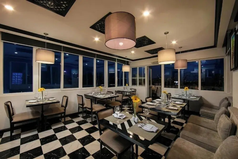 Serenity Diamond Hotel