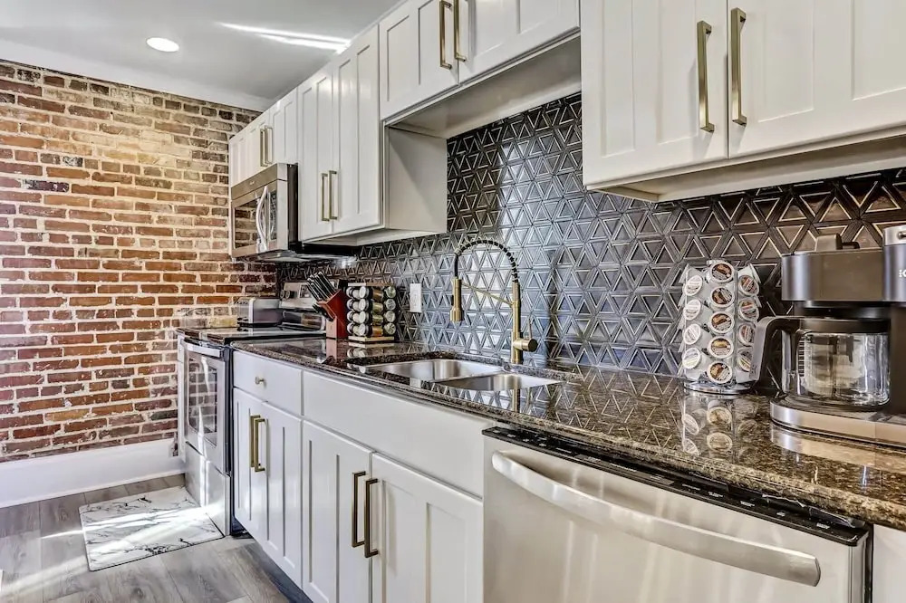 West End Loft - Downtown 5 min Walk to River St, Savannah