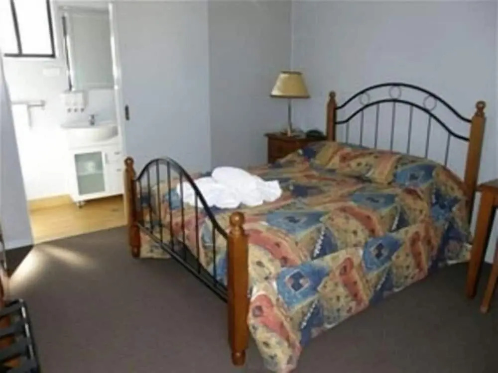 Coal n Cattle Hotel Motel