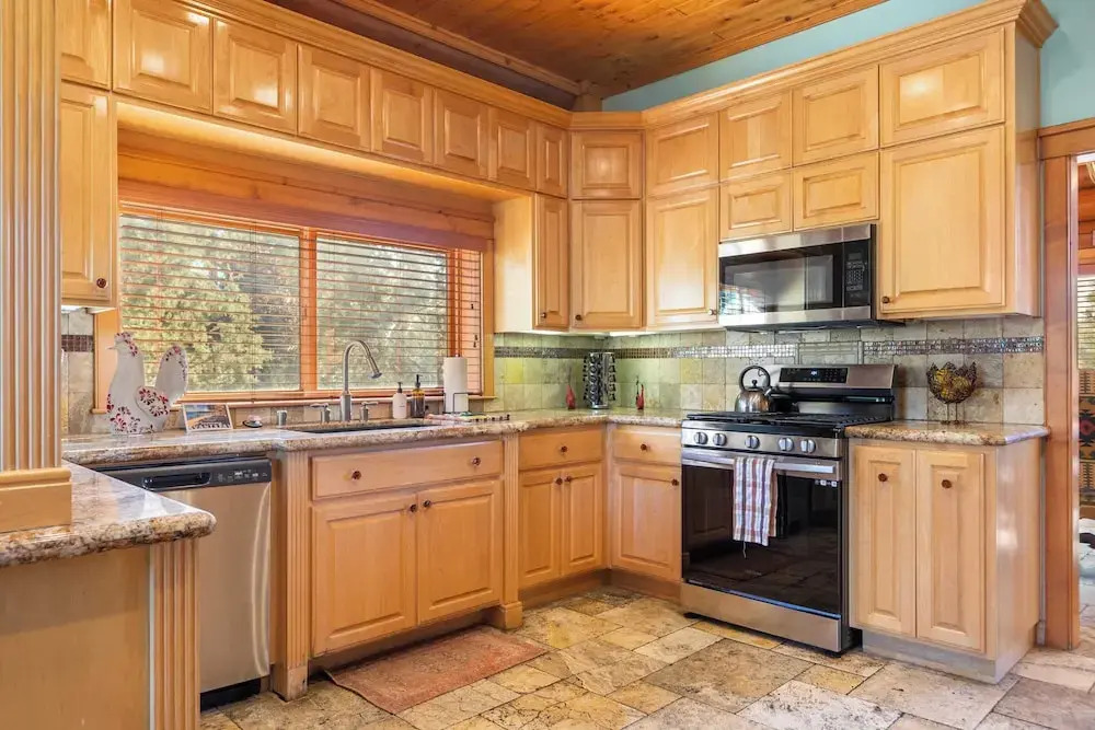 0.5mi to the Lake, Deck w/ Views, Poker Table Eagle Ridge Retreat by Avantstay