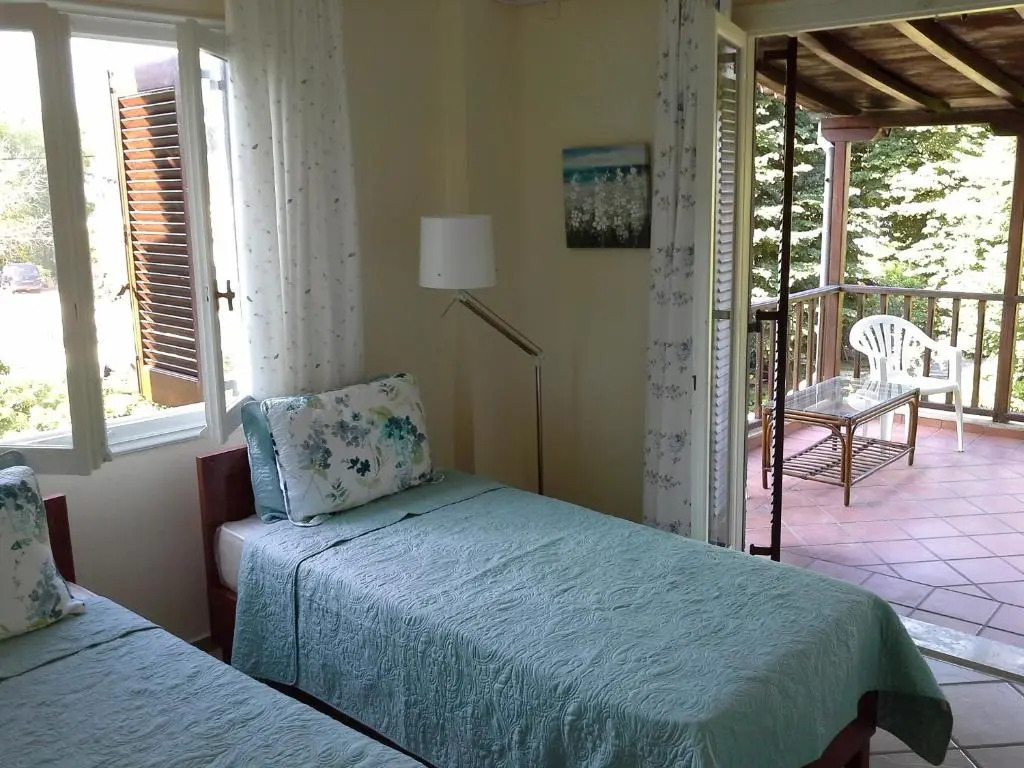 Beachfront home for 8, Kalifteri Beach, Afissos