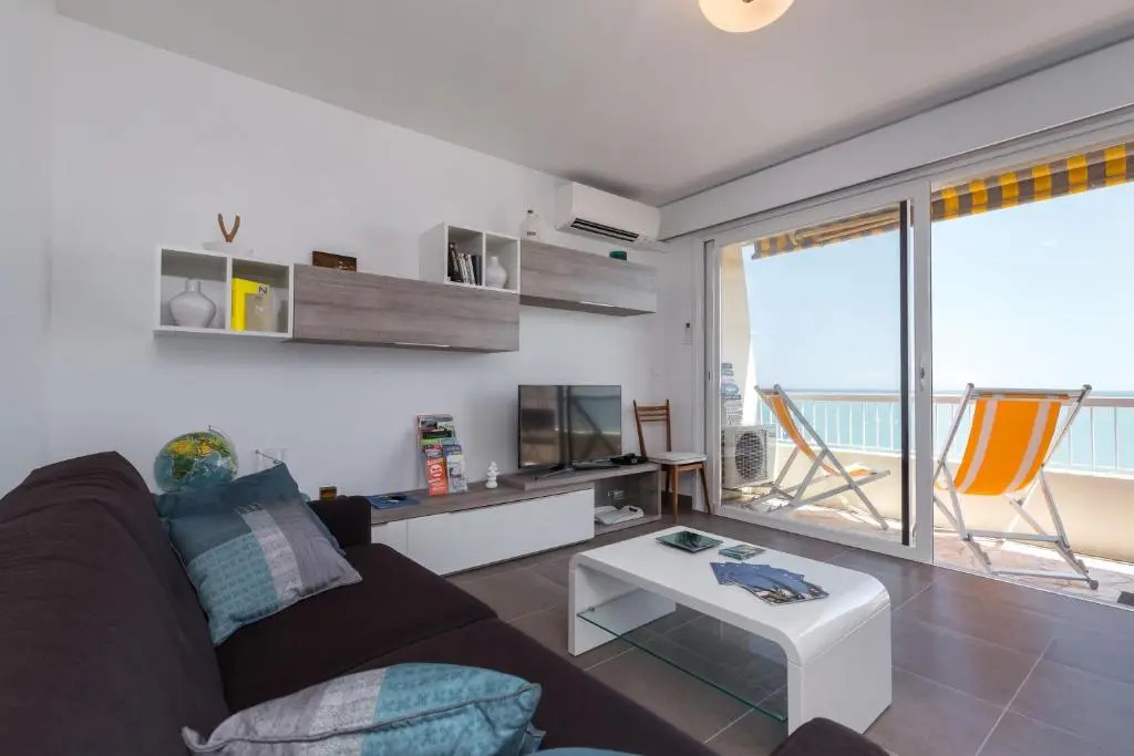 GORGEOUS APT with TERRACE, ELEVATOR, AC, FREE PARKING