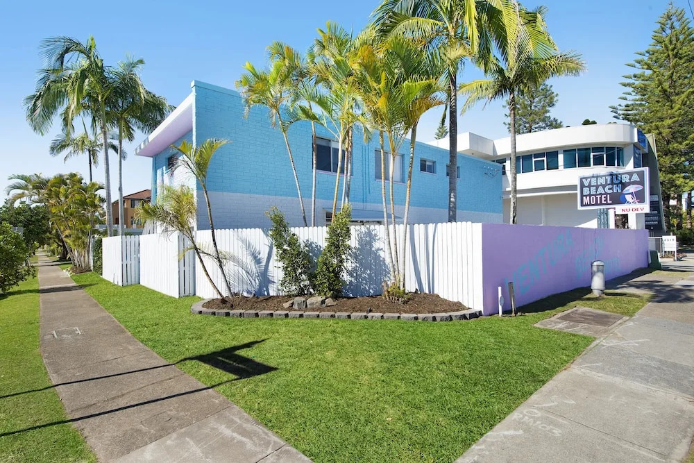 Ventura Beach Motel 2 Bedroom Poolside 4