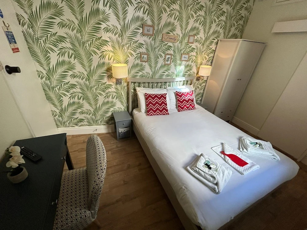 The Lyndhurst Guest house
