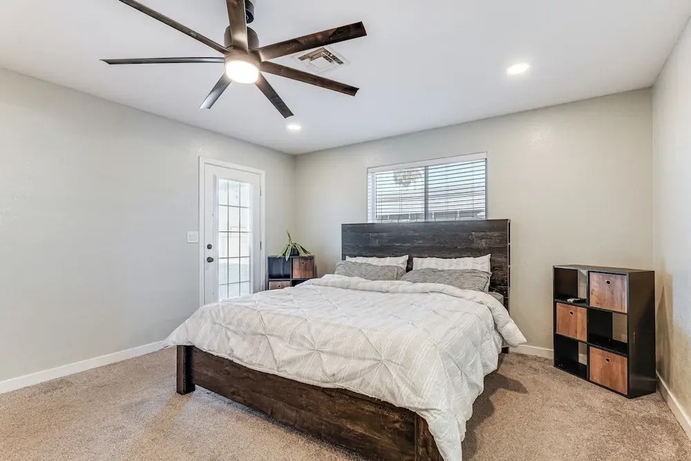 3 Mi to London Bridge: Home w/ Patio & Grill!
