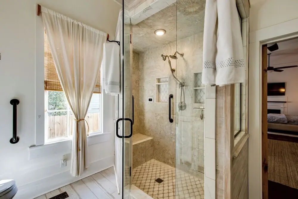 Walk to Broad St! Family Home in Historic District