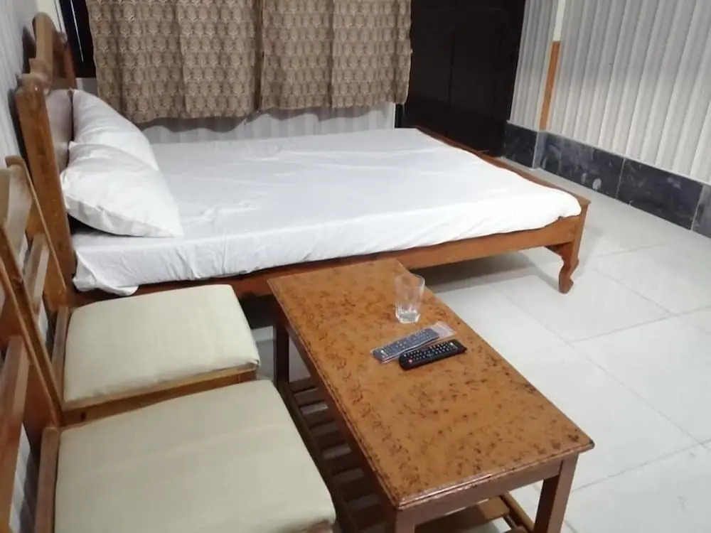 Saif Hotel And Restaurant
