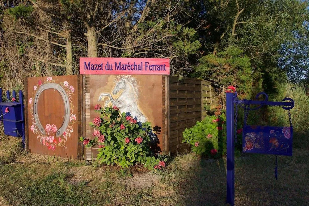 Gites Chambres dhotes Mazet du Maréchal Ferrant