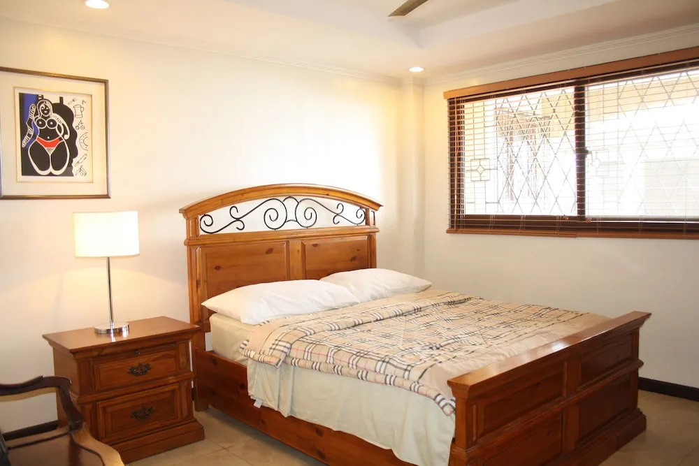 Tagaytay Home by StayHome Asia
