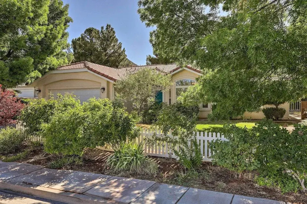 Charming Utah Abode w/ Patio, Grill & Yard!