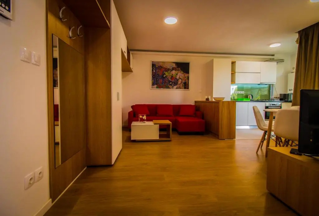 Top Trio Residence