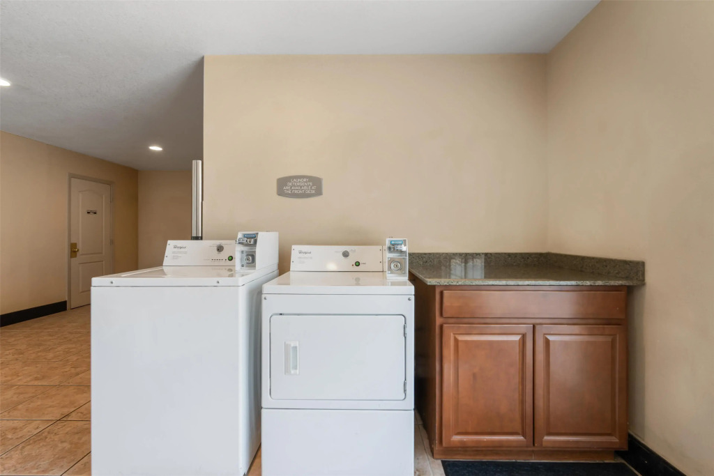 Best Western Plus John Jay Inn & Suites