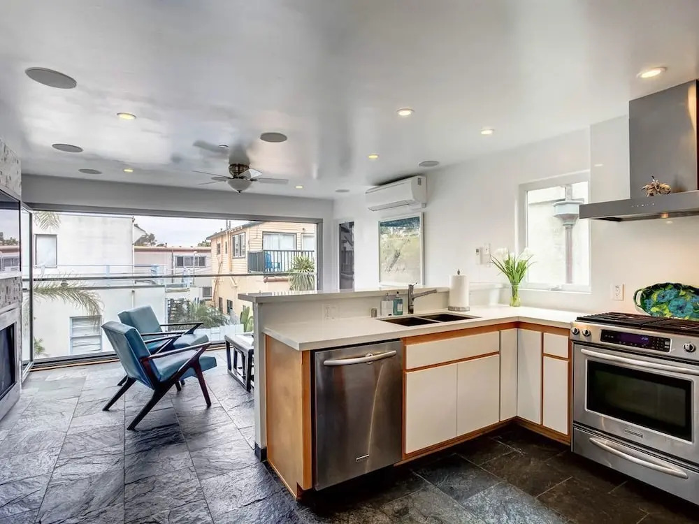 Newest House On The Court Leed Platinum Certified, Great for Groups and Families