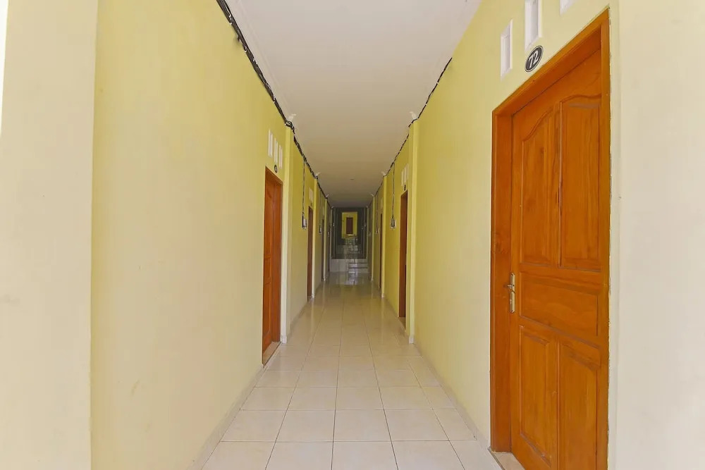 OYO Life 90675 Ld Residence