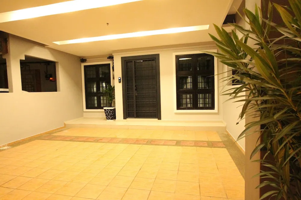 Ian's 5th Home
