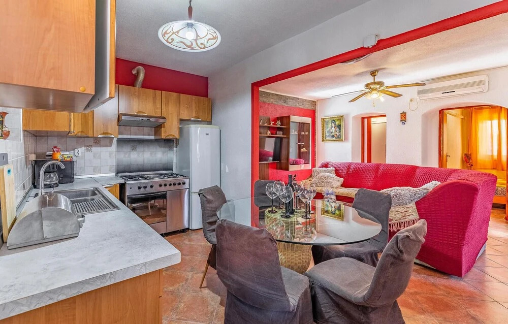 Nice Apartment in Pula With Wifi and 3 Bedrooms