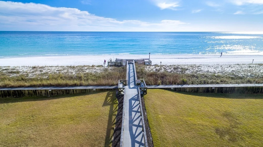 Shoreline 3042 Condo