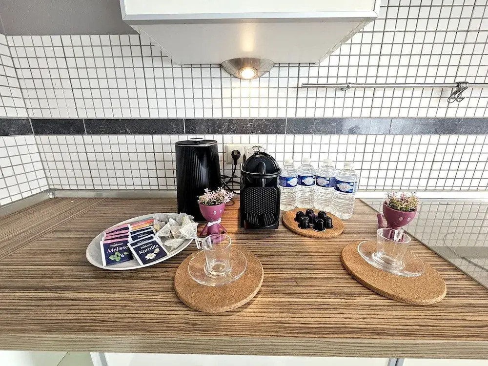 Well Appointed 2BR w terrace&parking