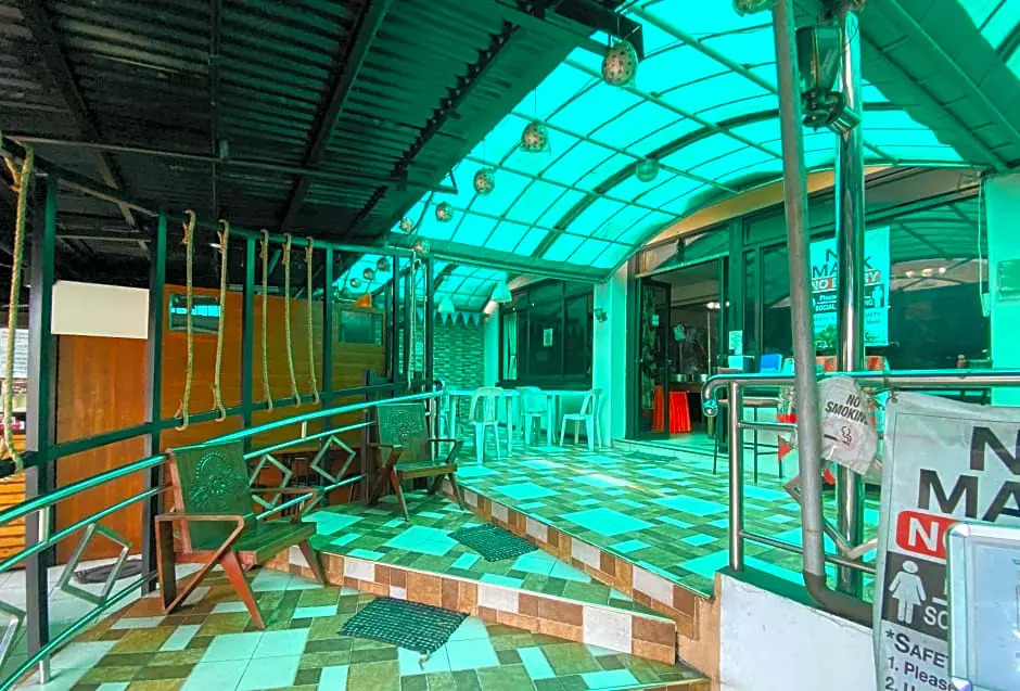 RedDoorz Hostel @ Tita Aidz Inn Baguio