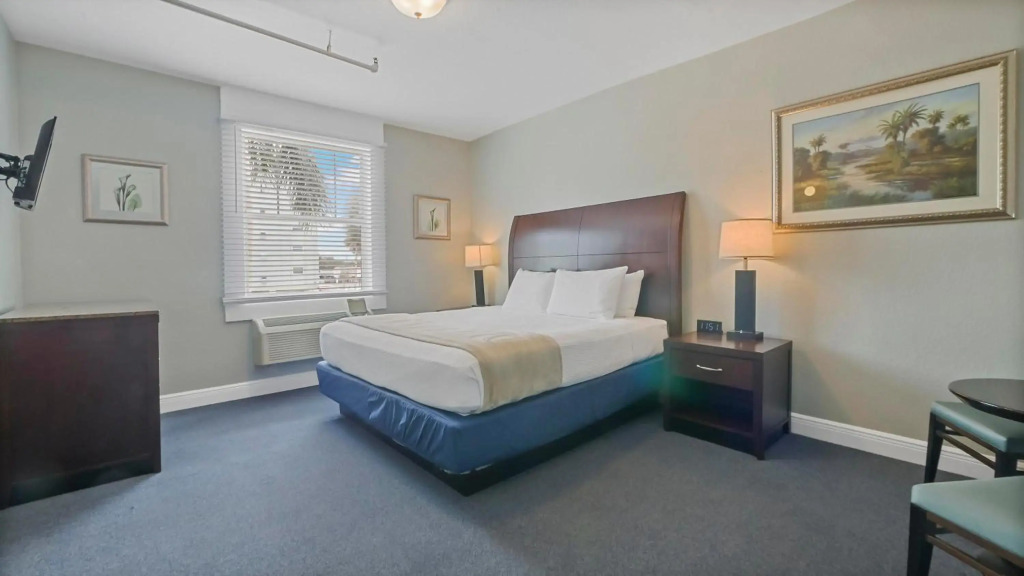 Crystal Bay Historic Hotel