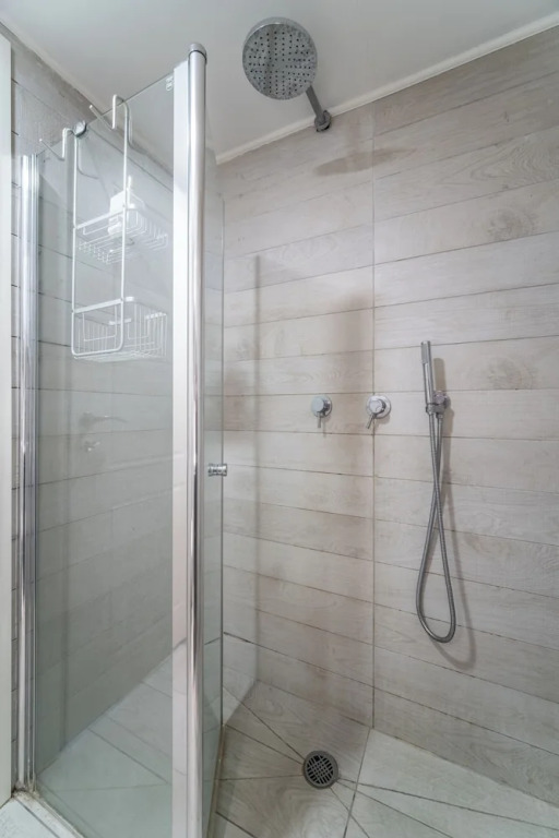 Stylish 1BR Beach-Front Apt w Sea View