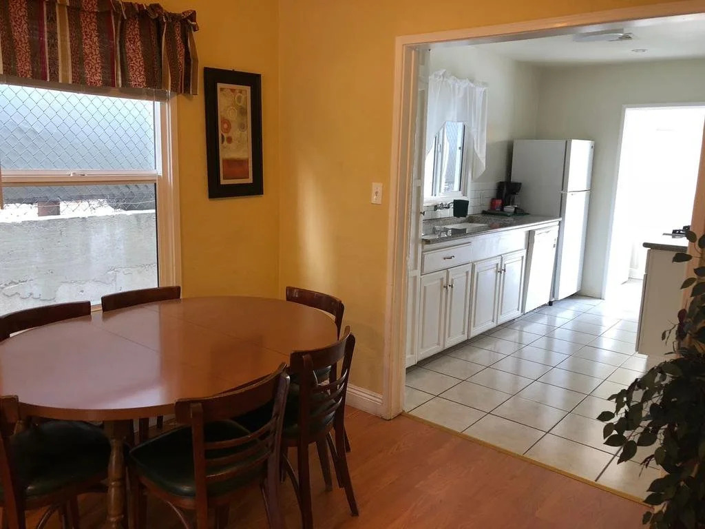 Nice 2 Bedroom in Burbank