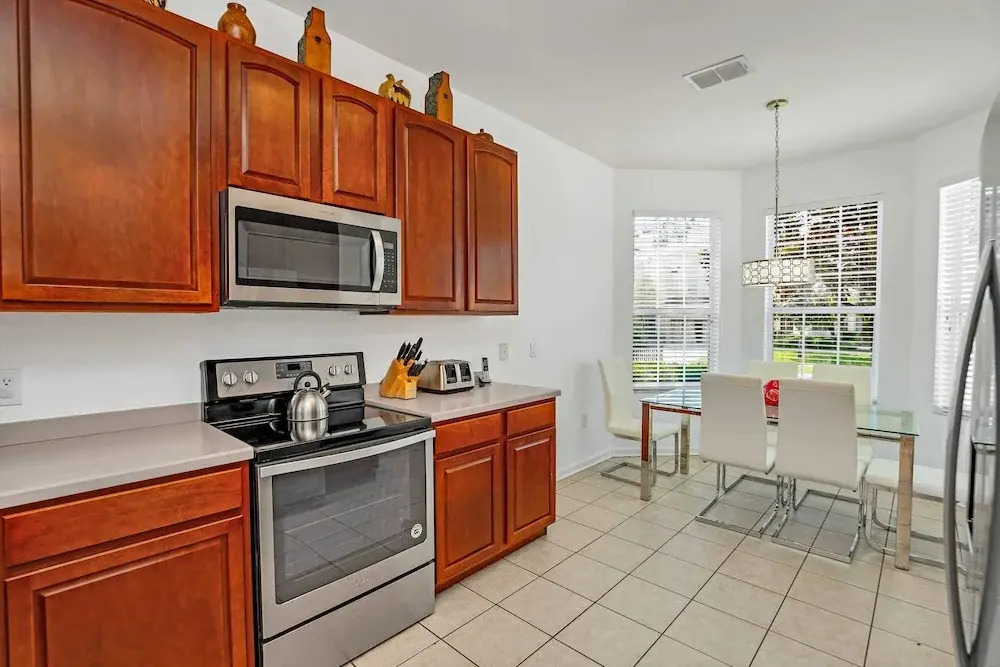 Vibrant Home With Spacious Pool Home and Free Waterpark! #5wh723