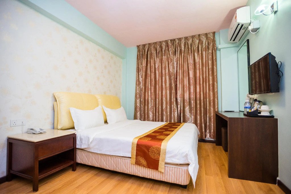 Hotel Zamburger Grand City