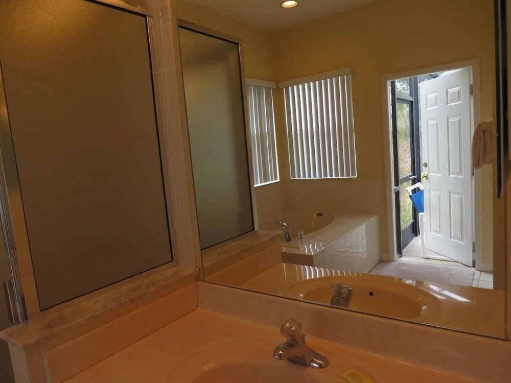 Kissimmee Maingate Pool Homes by SOVH