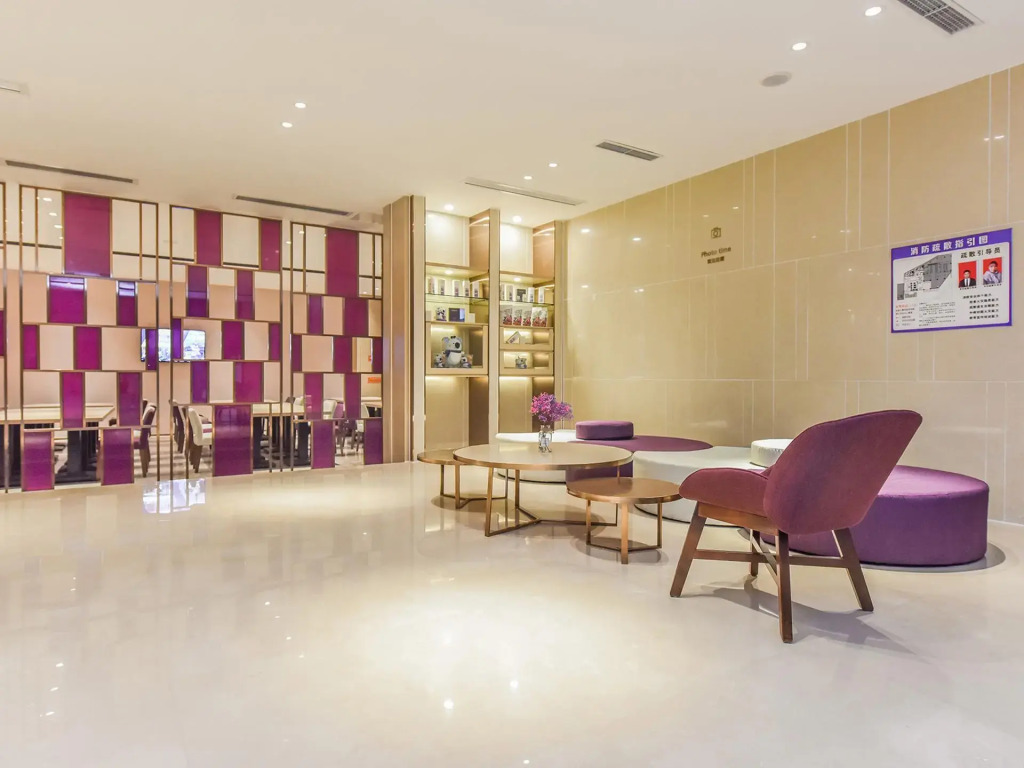 Lavande Hotel (Chongqing Yangjiaping Pedestrian Street Metro Station)