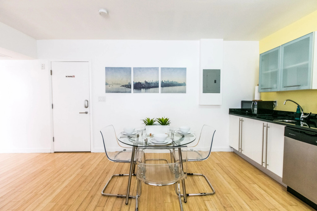 Gorgeous & Perfectly Located Apartment Sleeps 5 in the Heart of South Beach!!!
