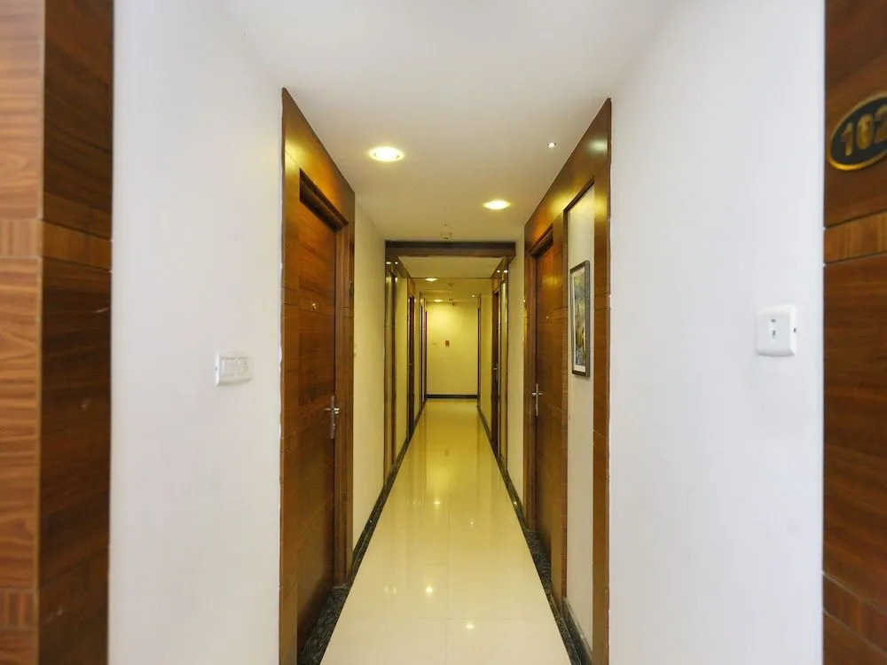 Collection O 683 Hotel Sri Chakra Inn