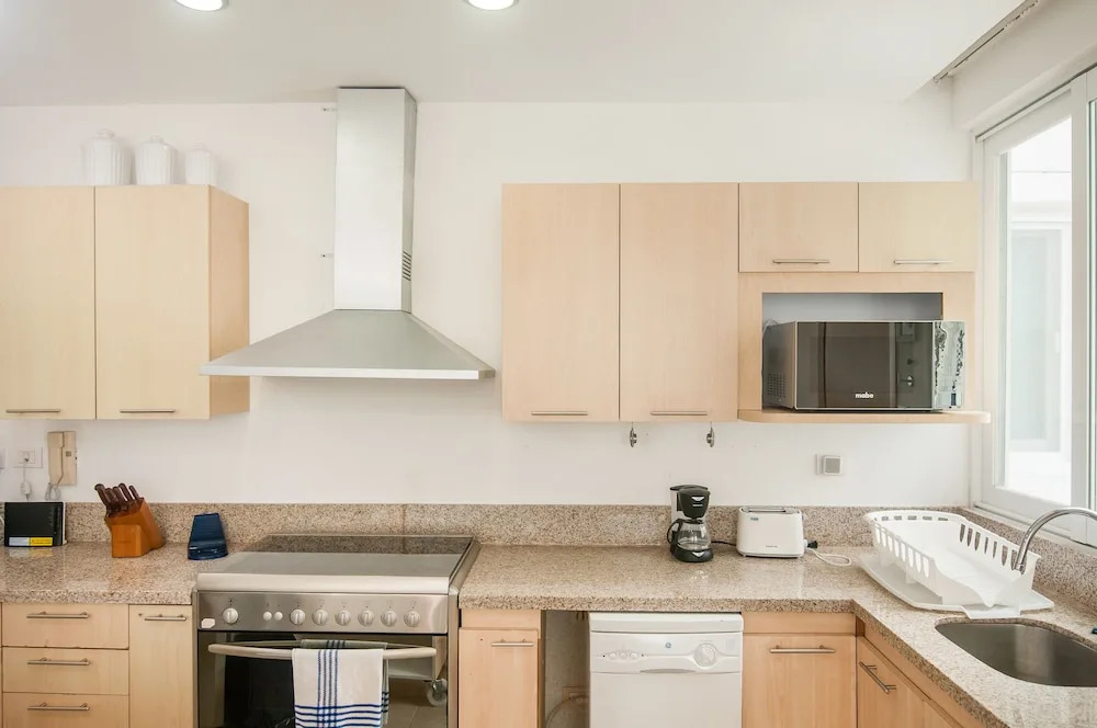 Luxury 3BR Condo HZ by TA