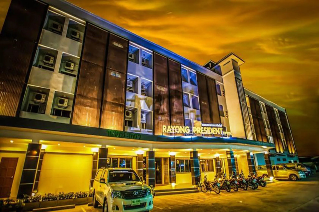 Klaang Muang Hotel