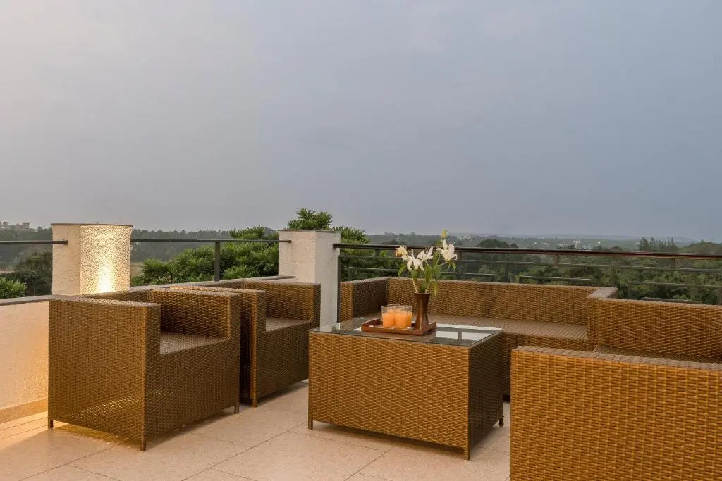 SaffronStays Eden Greens