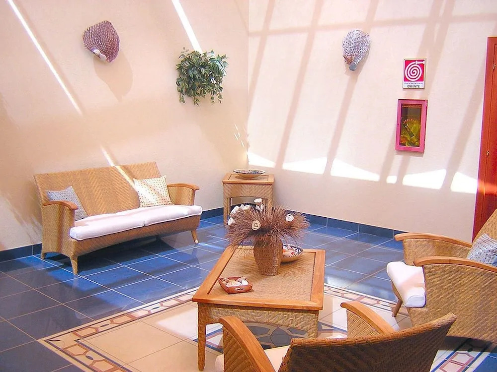 Helios Hotel