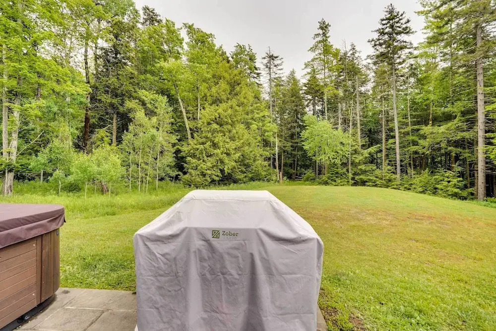 Secluded Elka Park Cabin: Hot Tub & Fire Pit!