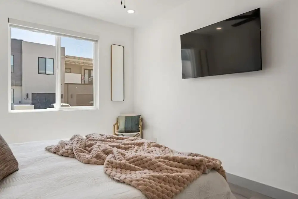 Lagoon Vibes 4 Bedroom Townhouse
