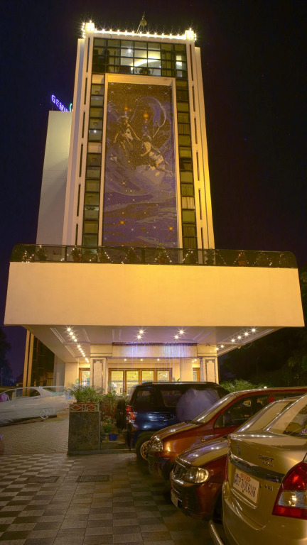 Gemini Continental, Hazratganj