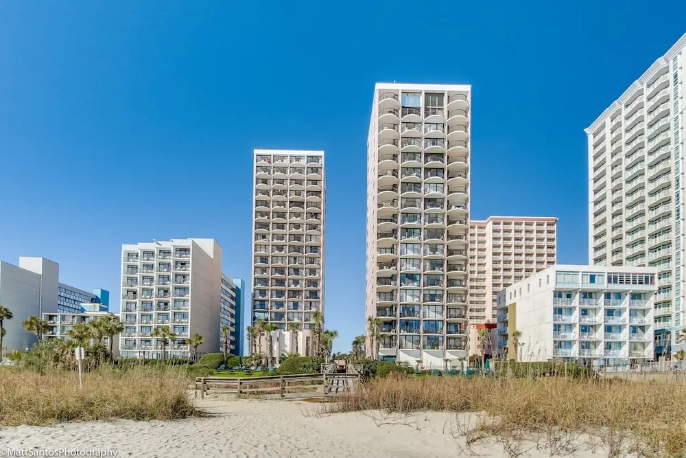 Luxury 3BR at Palms by Hosteeva