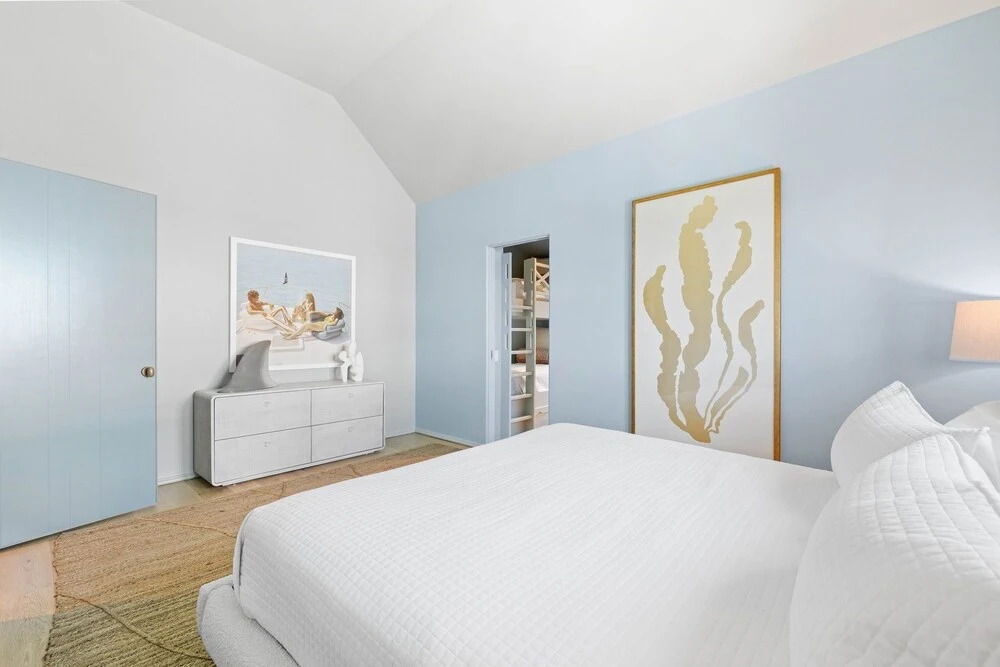 Verisun 40 Elysee Court 5 Bedroom Home by RedAwning