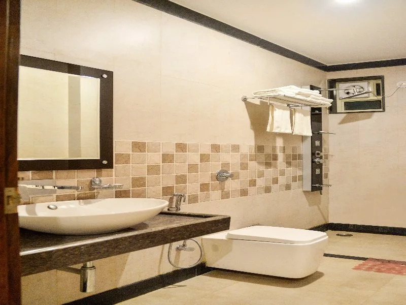ZO Rooms Varanasi Cantt