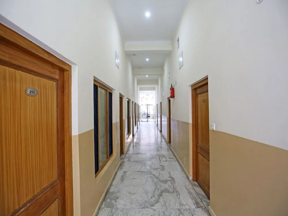 Oyo 19638 Hotel Jay Continental
