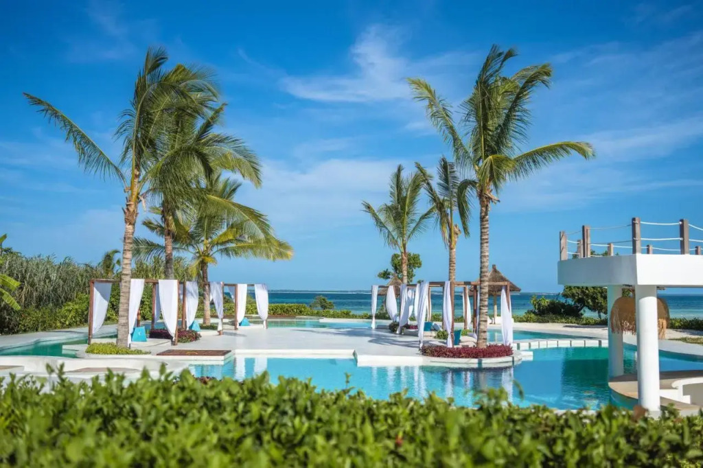 Курортный отель Ycona Luxury